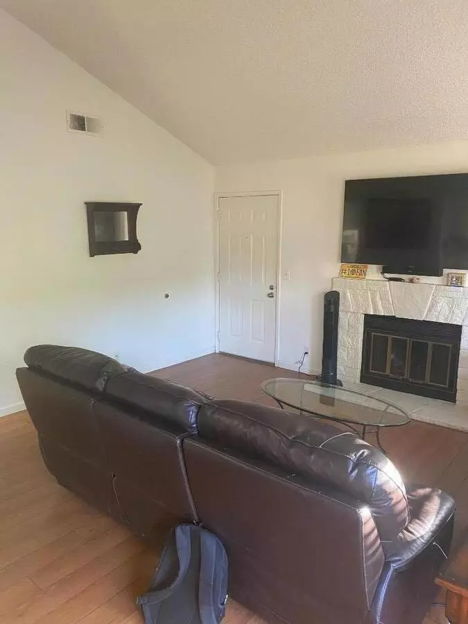 5504 Makati Cir photo 2