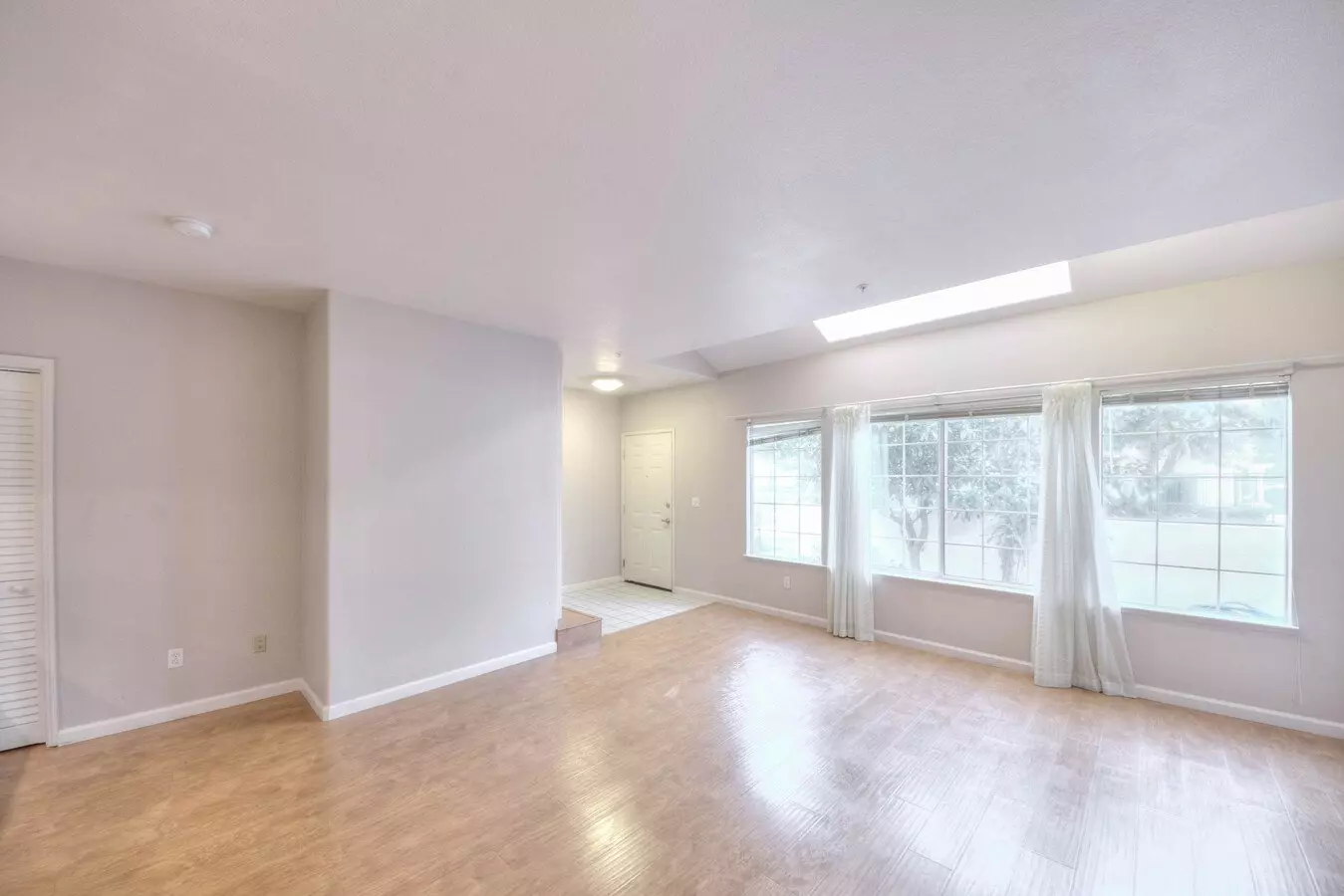 1326 Tea Rose Cir photo 4