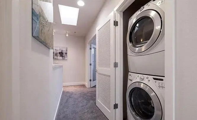 Beautifully Appointed 1B Townhouse-style Unit photo 2