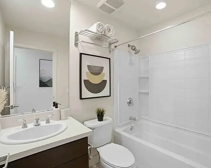 Beautifully Appointed 1B Townhouse-style Unit