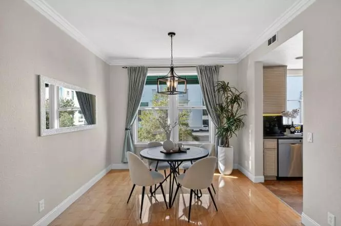 Bright &amp; Inviting 1Bed 1.5bathroom W/ Gloaming Hradwood Floors photo 4
