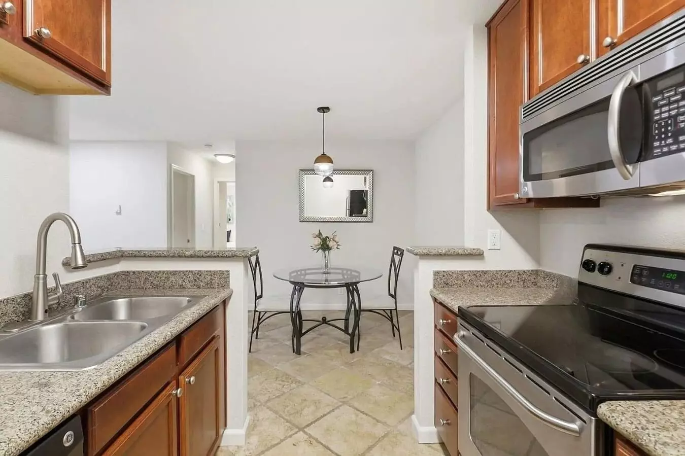 Beautifully Updated 1-bedroom, 1-bath Condo In The Popular Sierra Cres photo 5