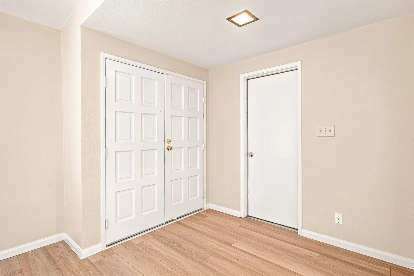 Beautifully Updated 3-bedroom Townhome In South San Jose photo 2