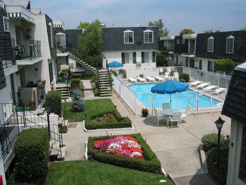 Blue Hills West Apartments photo 2