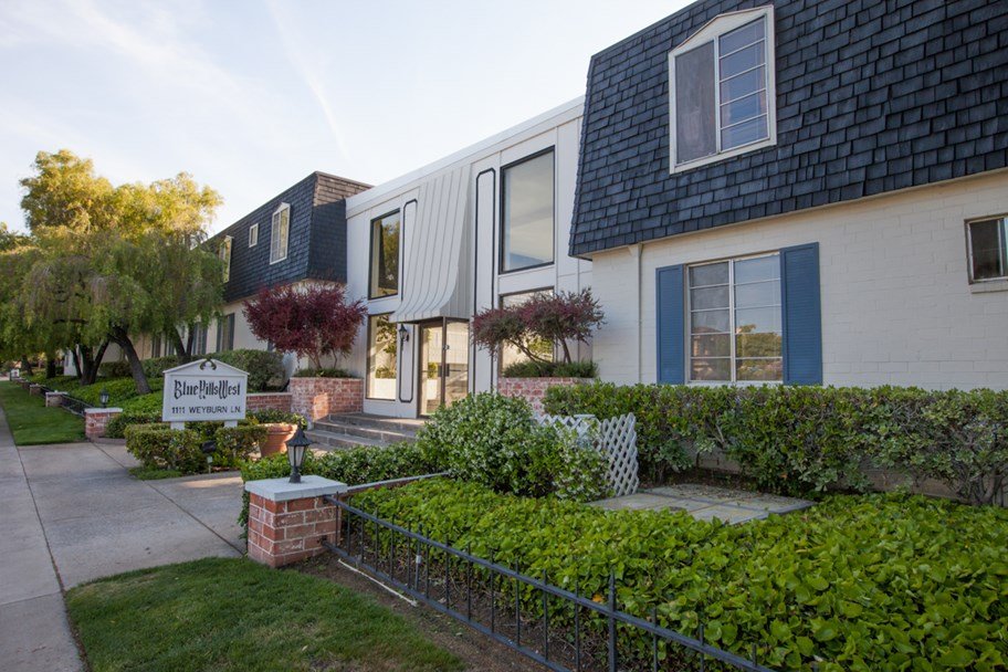 Blue Hills West Apartments photo 4