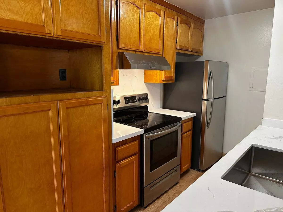 Bright 2 Bedroom 1 Bath Condo In Cambrian Area photo 4