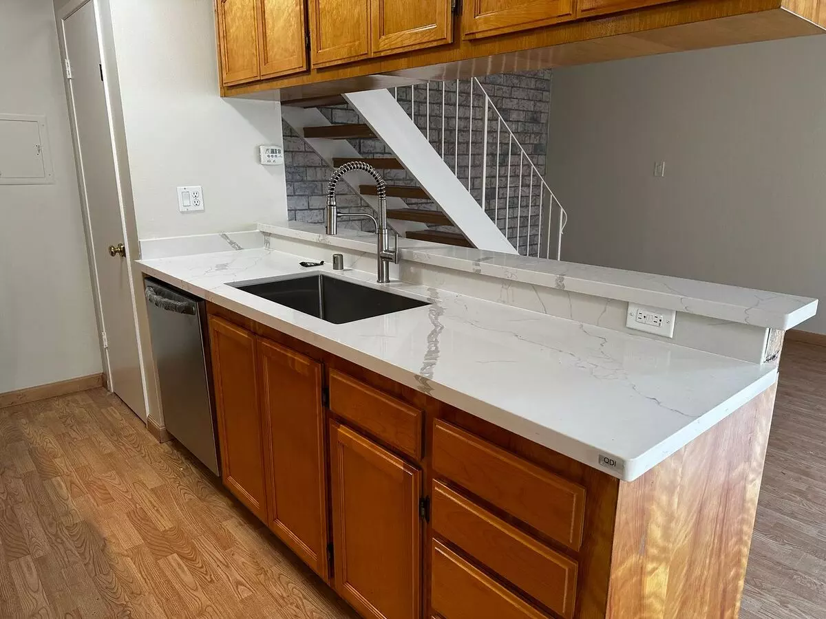 Bright 2 Bedroom 1 Bath Condo In Cambrian Area photo 5