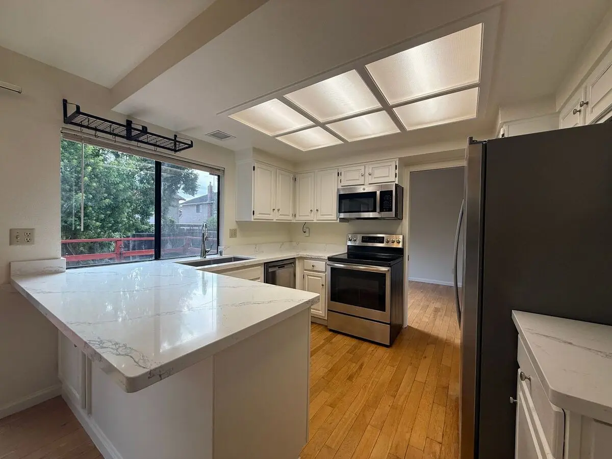 Bright &amp; Remodeled 4 Bedroom 2.5 Bath Home In Almaden! photo 5