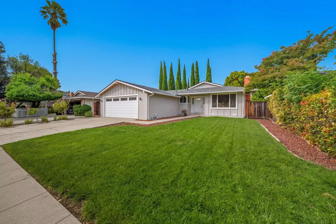 681 Azule Ave photo 2