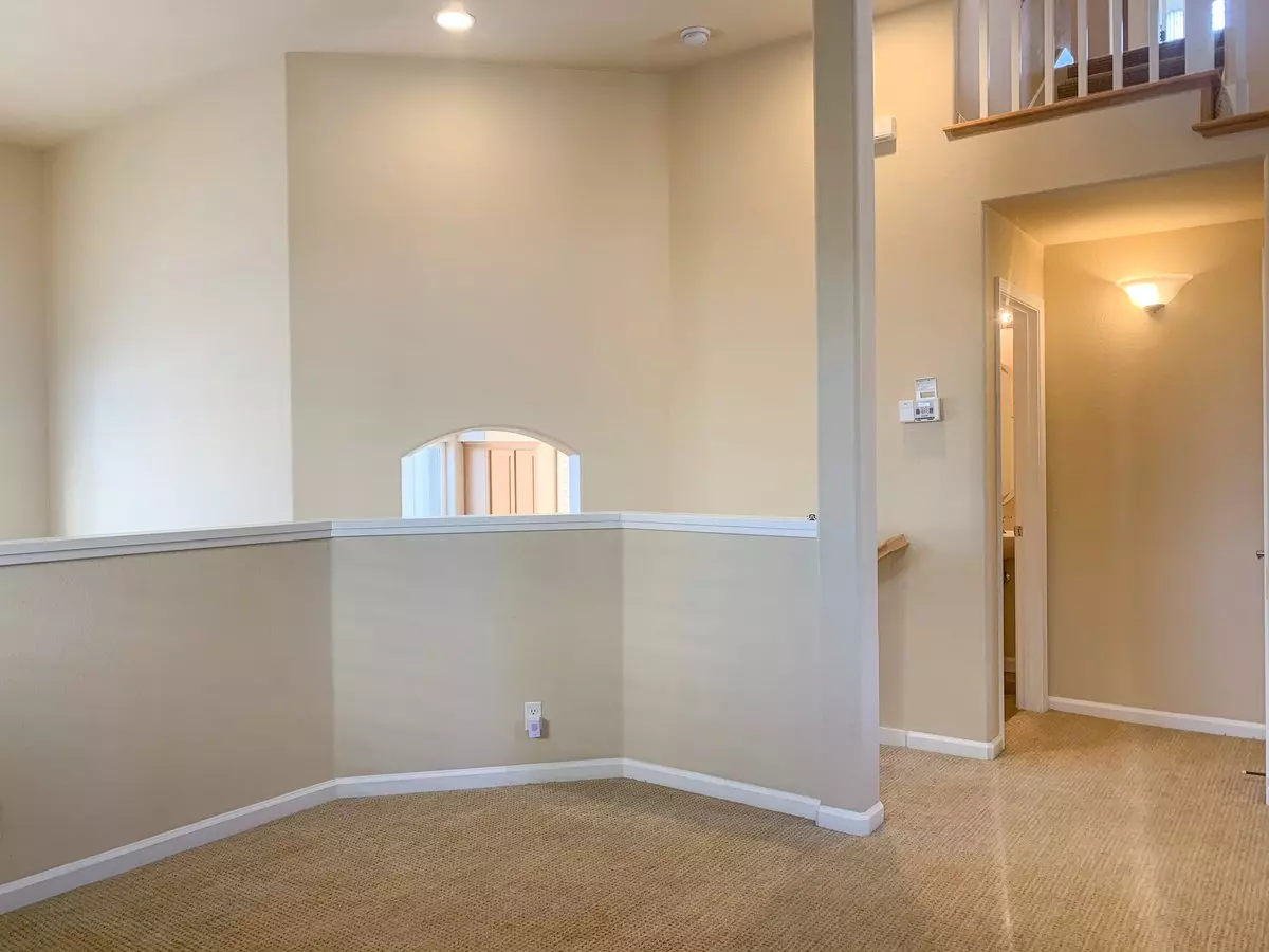 713 Portofino Pl photo 2