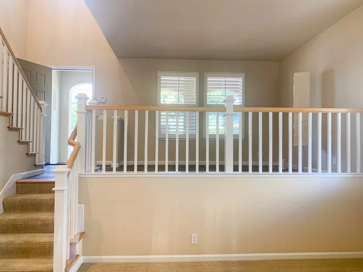 713 Portofino Pl photo 4