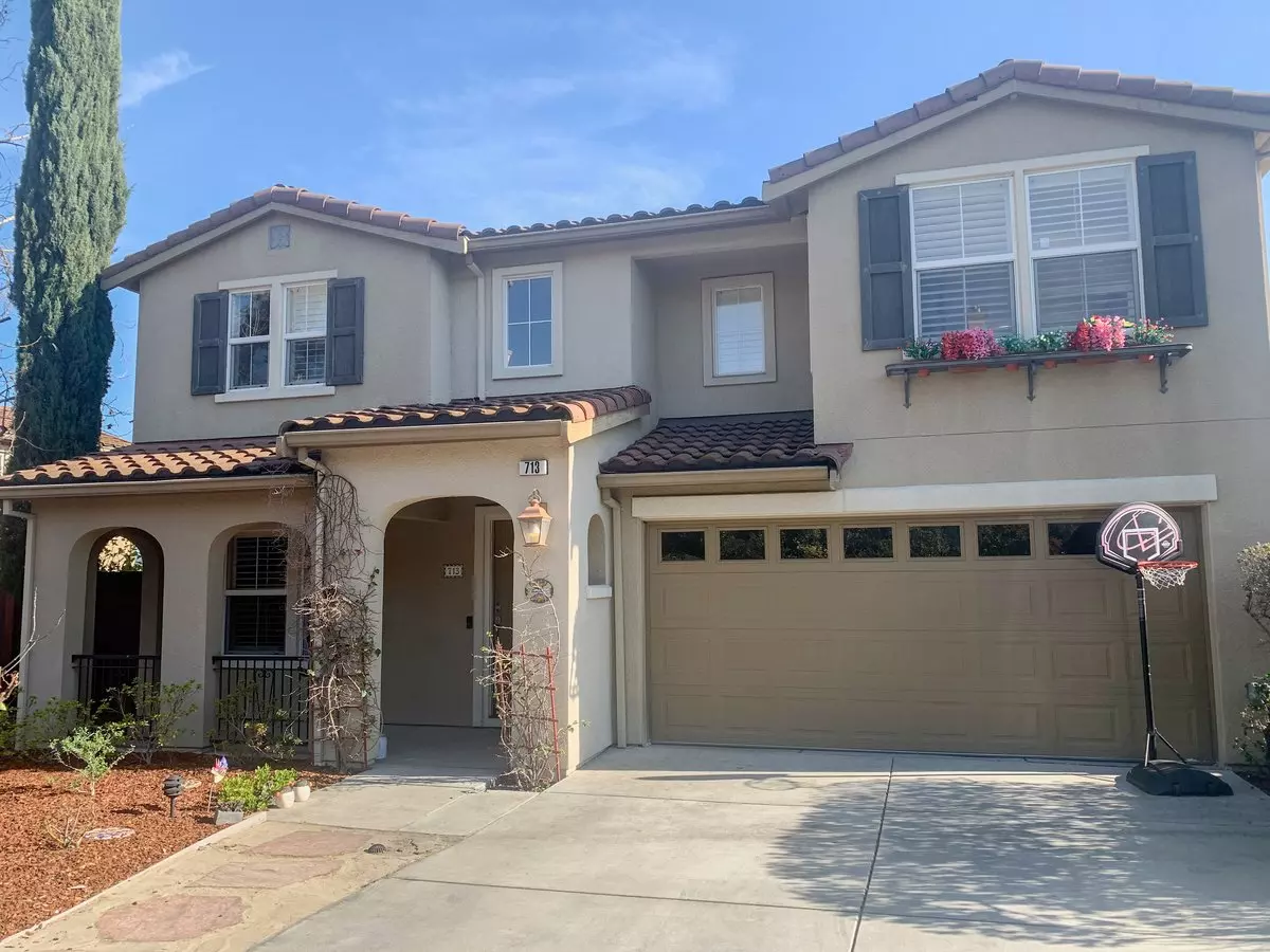713 Portofino Pl photo 3