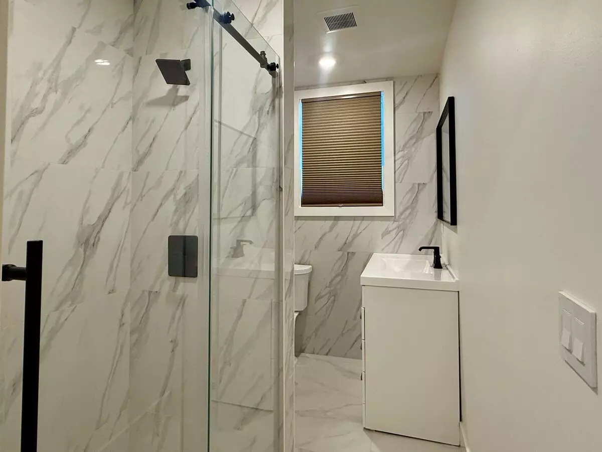 Charming Remodeled 2 Bedroom 1 Bathroom Upstairs Apartment In Downtown San Jose photo 4