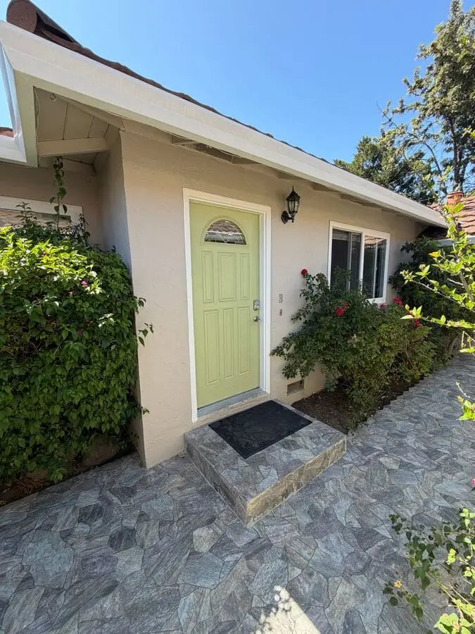 2BR/1BA Duplex on Hamilton Ave · San Jose photo 2