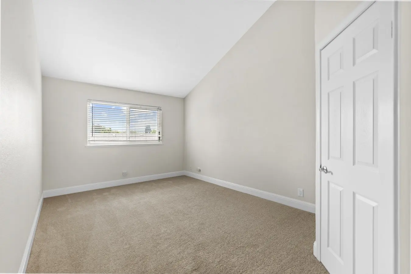 Charming Two-story Home With Spacious Backyard In Prime San Jose photo 5