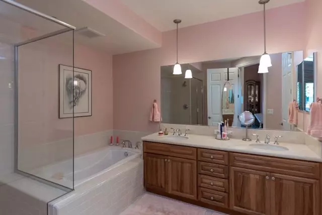 Condo in Willow Glen Place photo 5