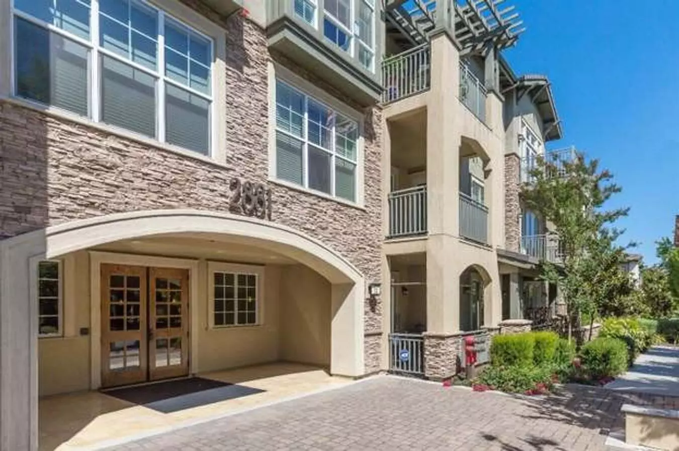 Condo in Willow Glen Place photo 2