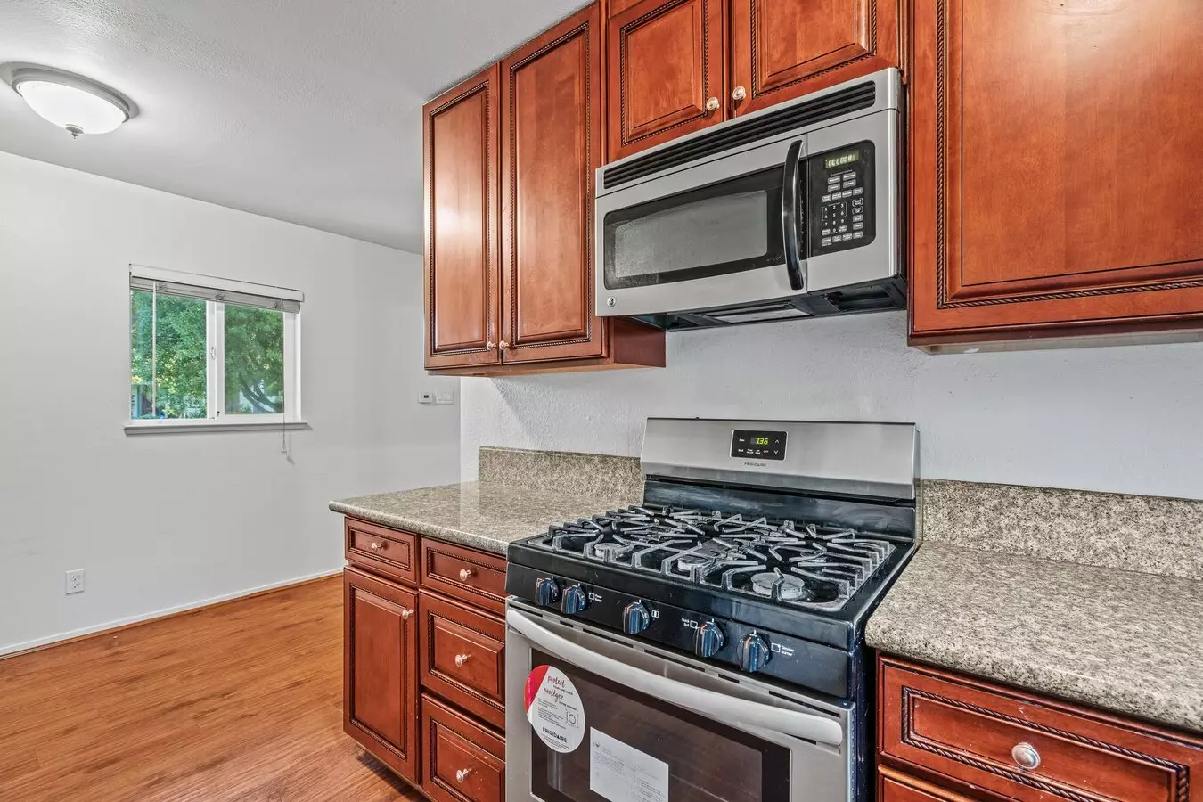 1130 Chapman St photo 5