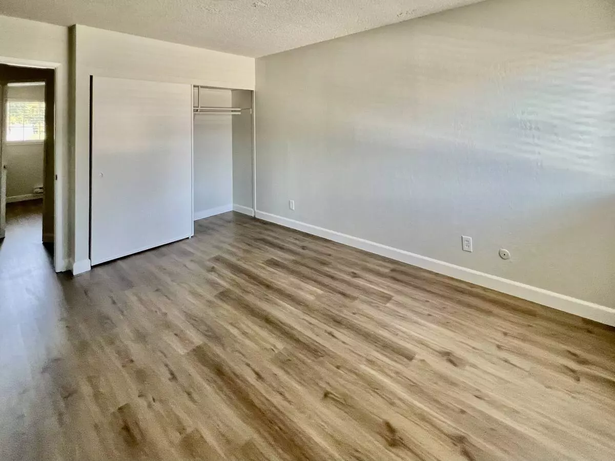 Deodar Townhomes photo 3