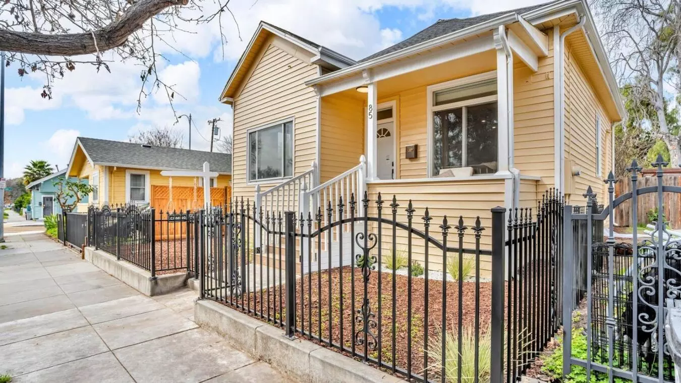 Downtown San Jose- Beautifully Renovated 3 Bed/2 Bath House With Central Heating And A/c photo 3