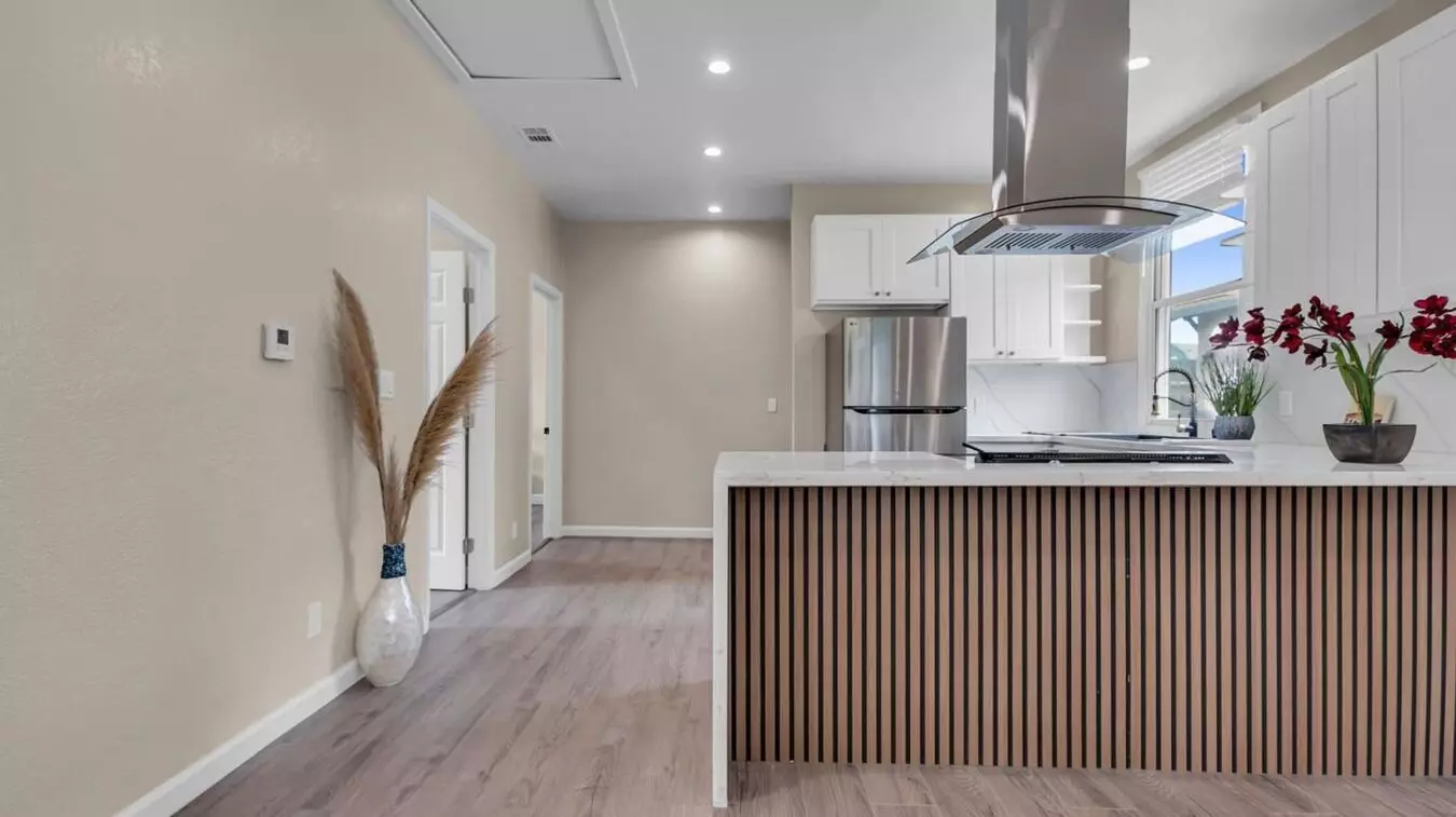 Downtown San Jose- Beautifully Renovated 3 Bed/2 Bath House With Central Heating And A/c photo 5