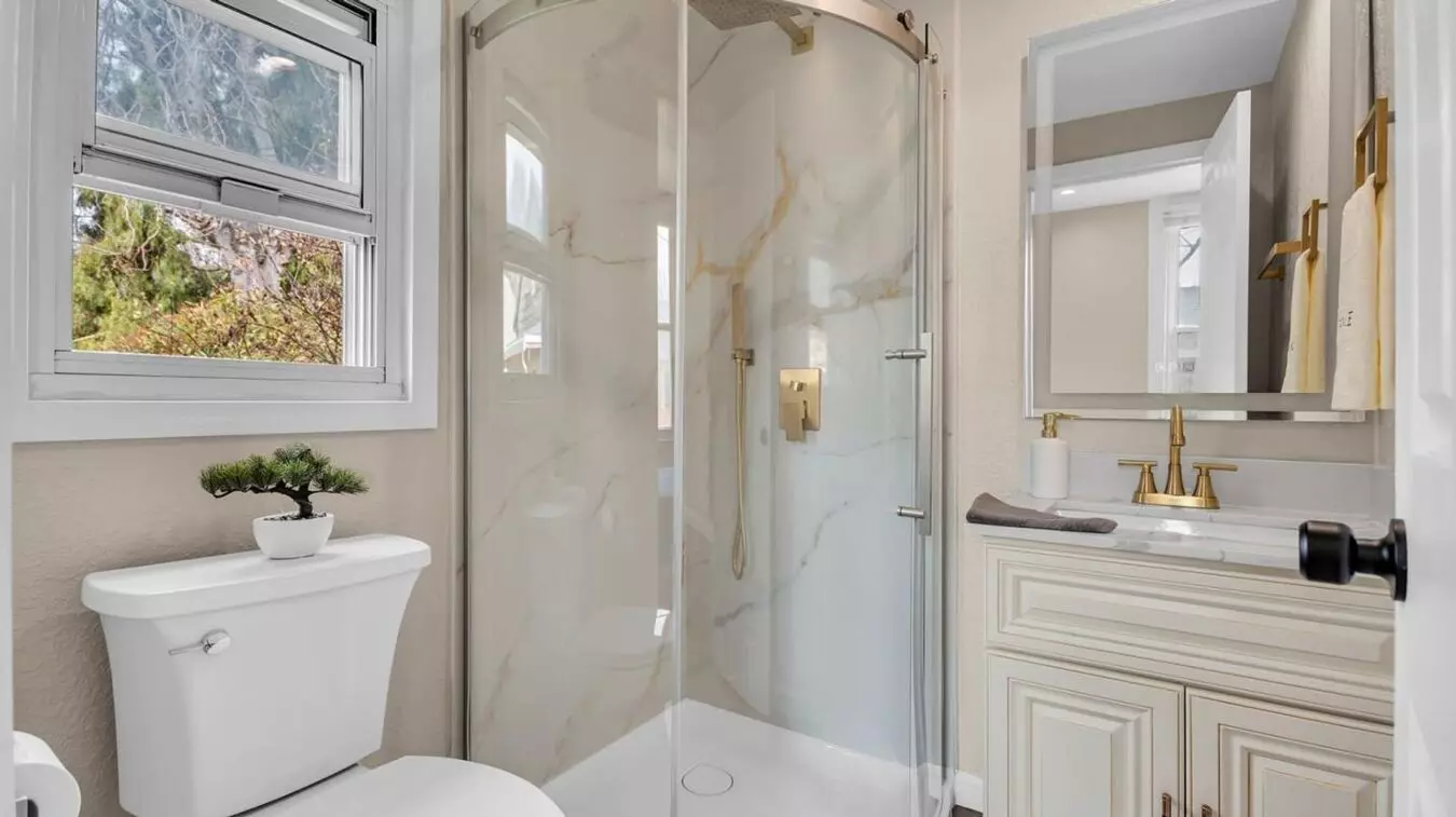 Downtown San Jose- Beautifully Renovated 3 Bed/2 Bath House With Central Heating And A/c photo 4