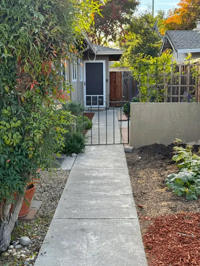 1640 Merriton Ct photo 4