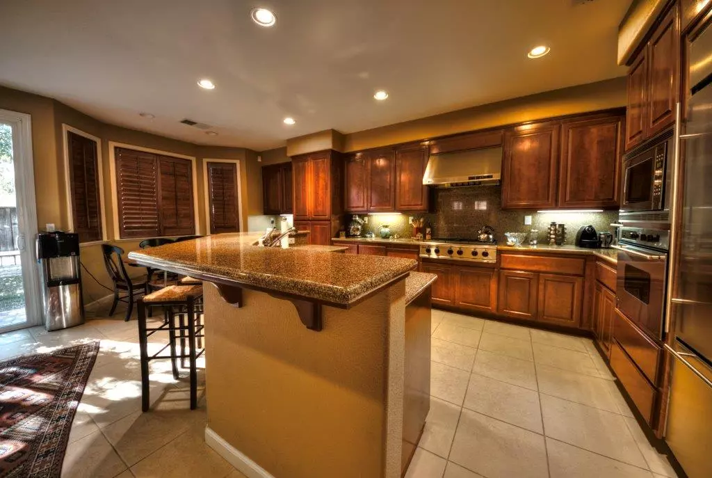5995 Pala Mesa Dr photo 2