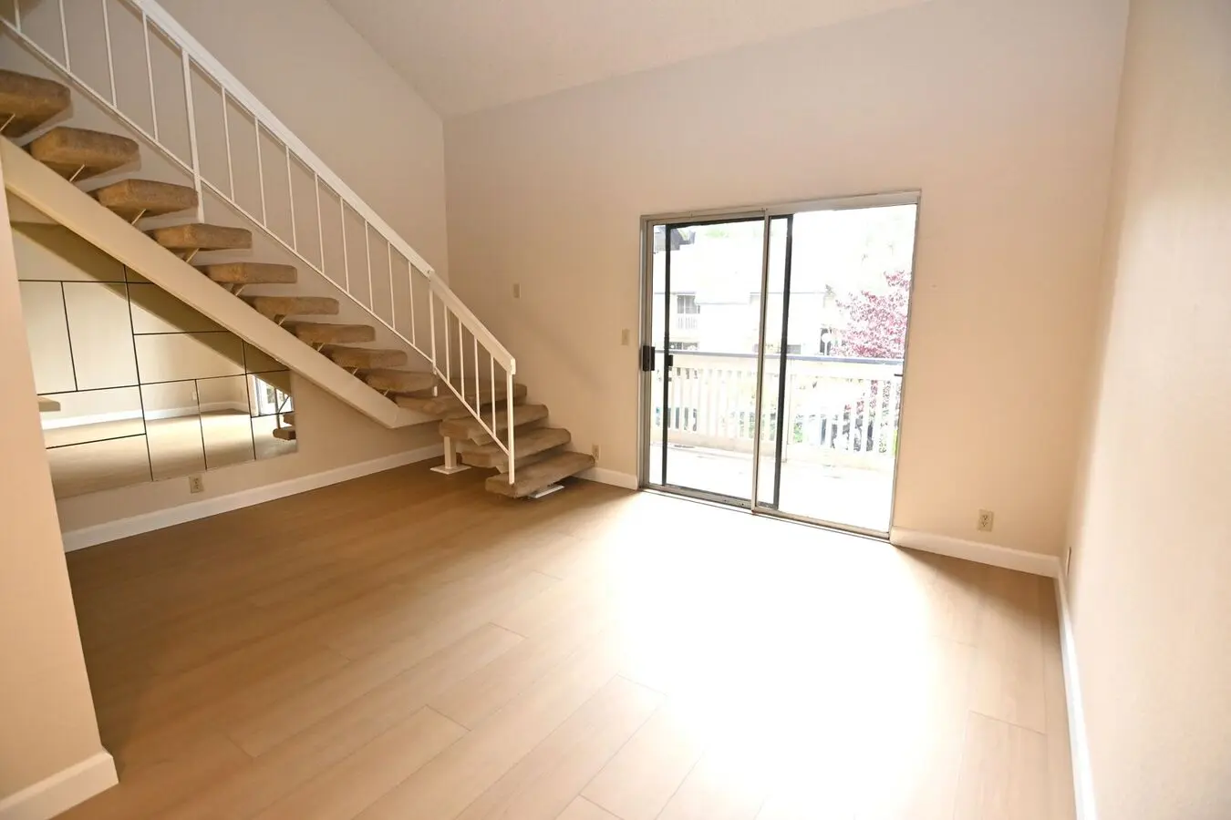 End Unit Located In Gated Community- 1 Bedroom 1 Bath Plus A Loft, 1034 Summermist Ct, San Jose Ca photo 4