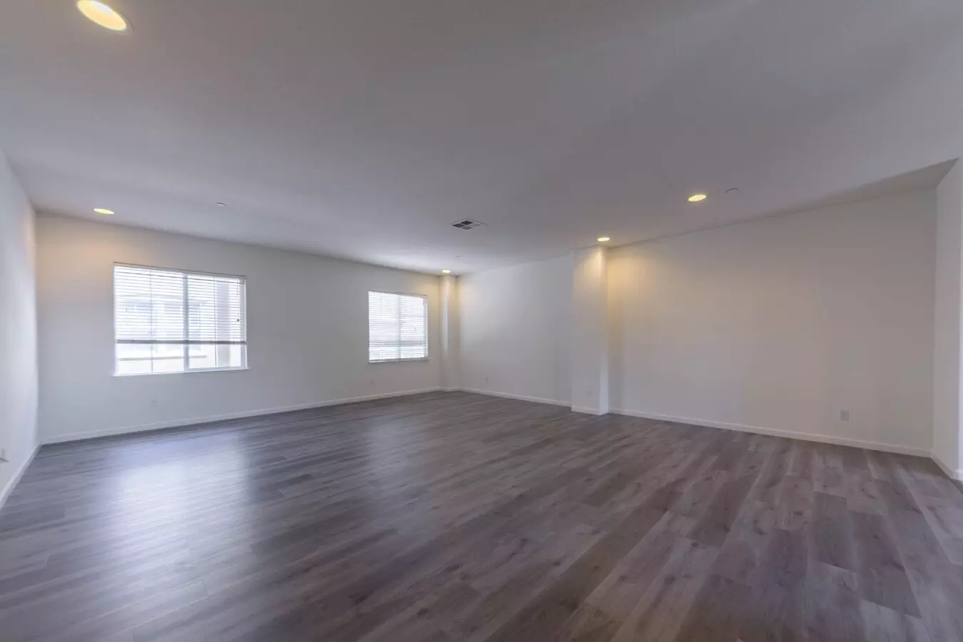 Gorgeous 2 Bed / 2.5 Bath Condo With 2 Masters! photo 5