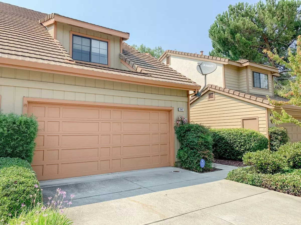 2047 Wente Pl photo 2