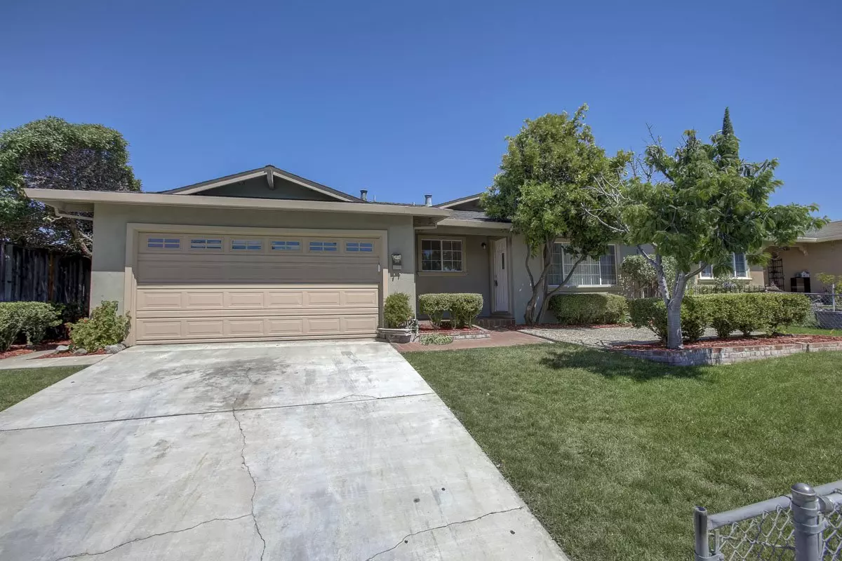 4522 Lobos Ave photo 2