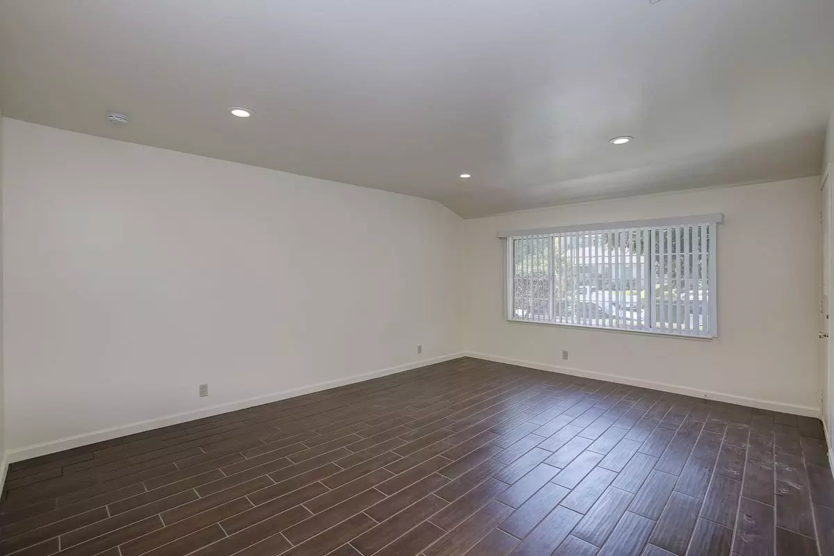 4522 Lobos Ave photo 4