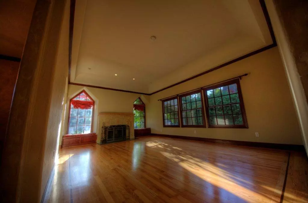 1673 Juanita Ave photo 4