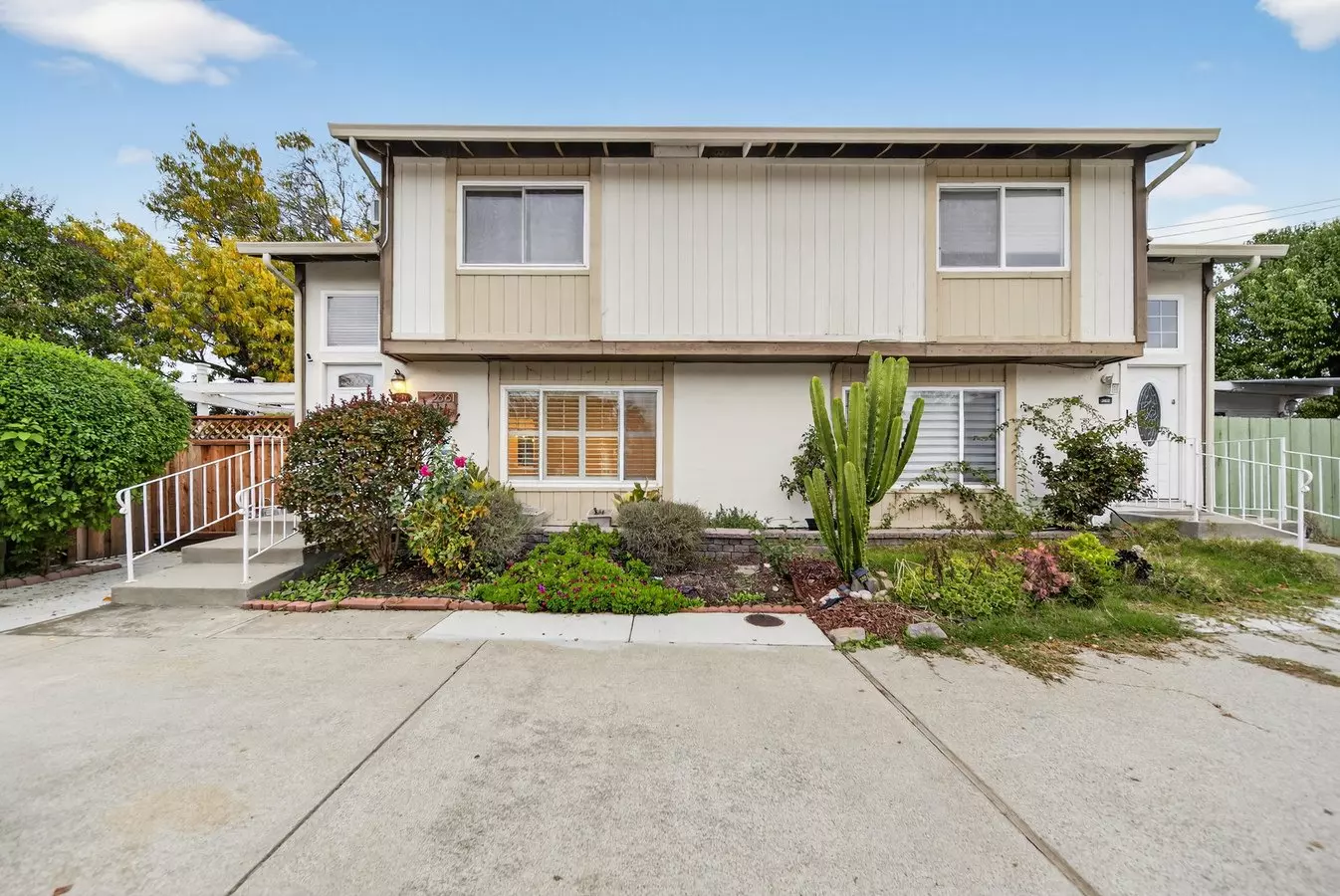 2661 Autumnvale Dr photo 2