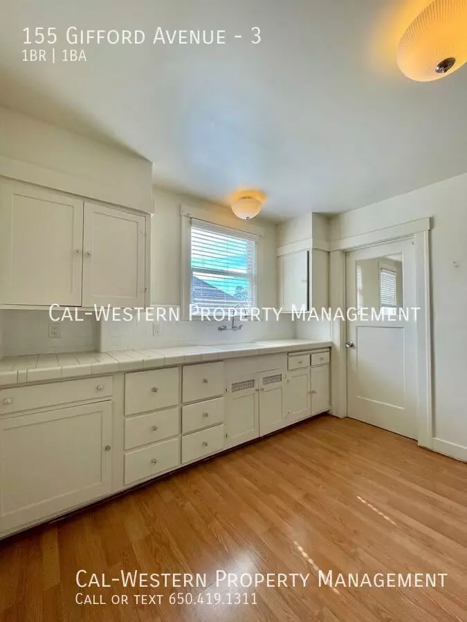New - 155 Gifford Ave photo 2
