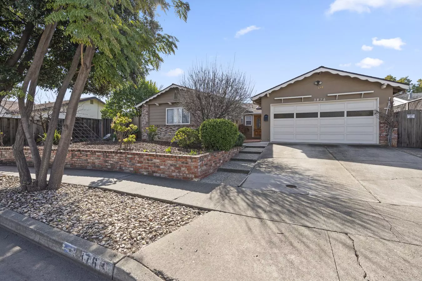 3876 Gleason Ave photo 2