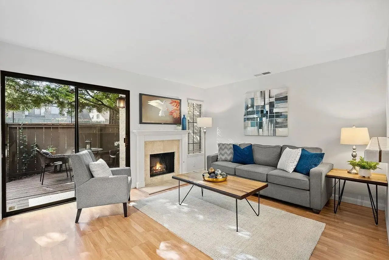 One-bed, One-and-one-half-bath Townhome In The Highly Coveted Hamilton photo 5