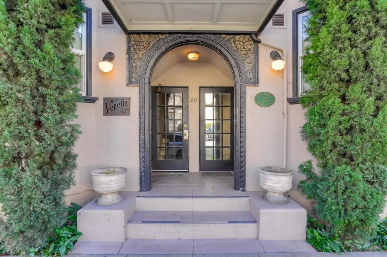 20 Hensley St photo 2