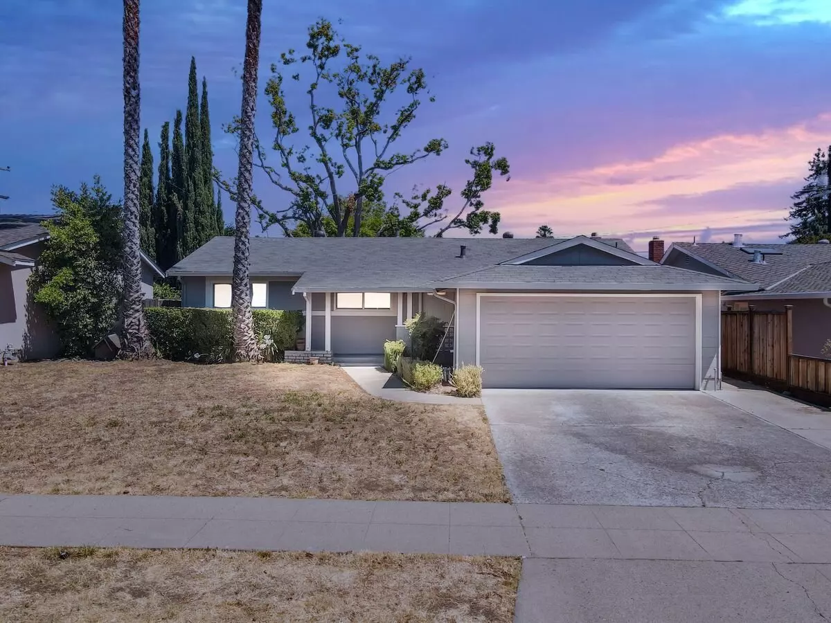 4483 Alex Dr photo 2