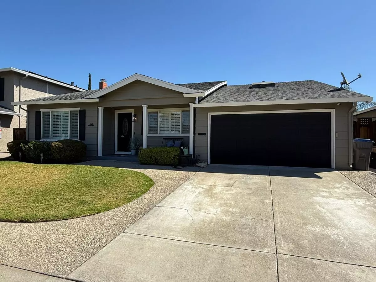 649 Gaundabert Lane, San Jose, CA 95136 photo 2