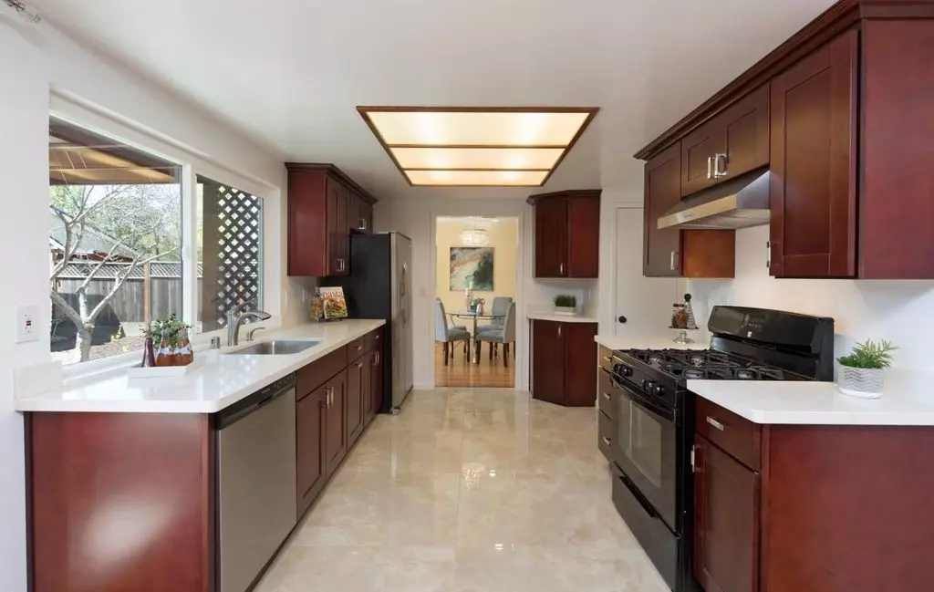 4975 Minas Dr photo 3