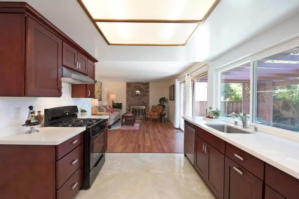 4975 Minas Dr photo 5