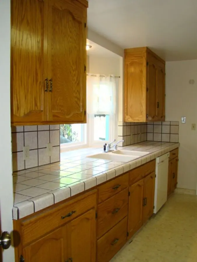 Single Family House, Storage Space, 4-bedroom, Bonus Room photo 5