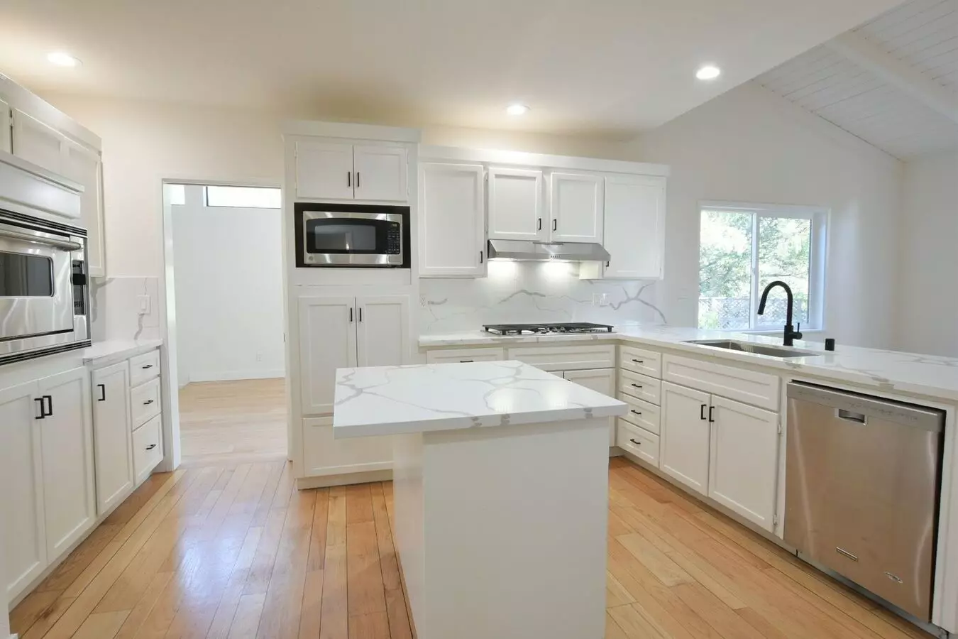 5318 Fairway Dr San Jose, CA 95127 photo 3