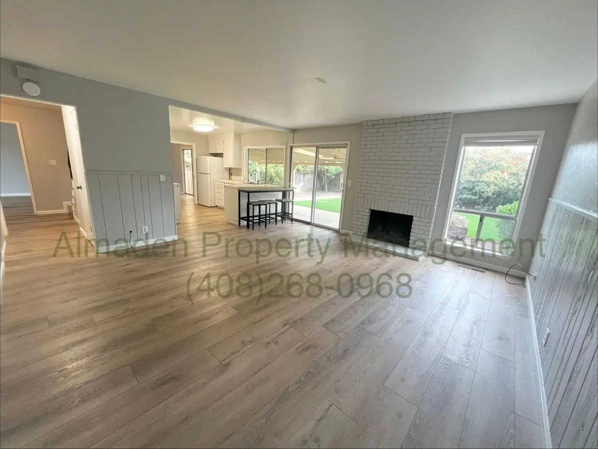 1278 Oakglen Way photo 4