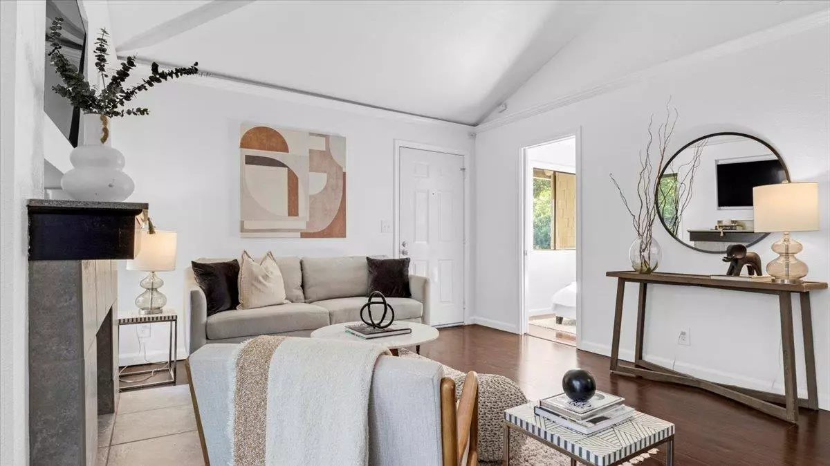 5717 Makati Cir photo 2