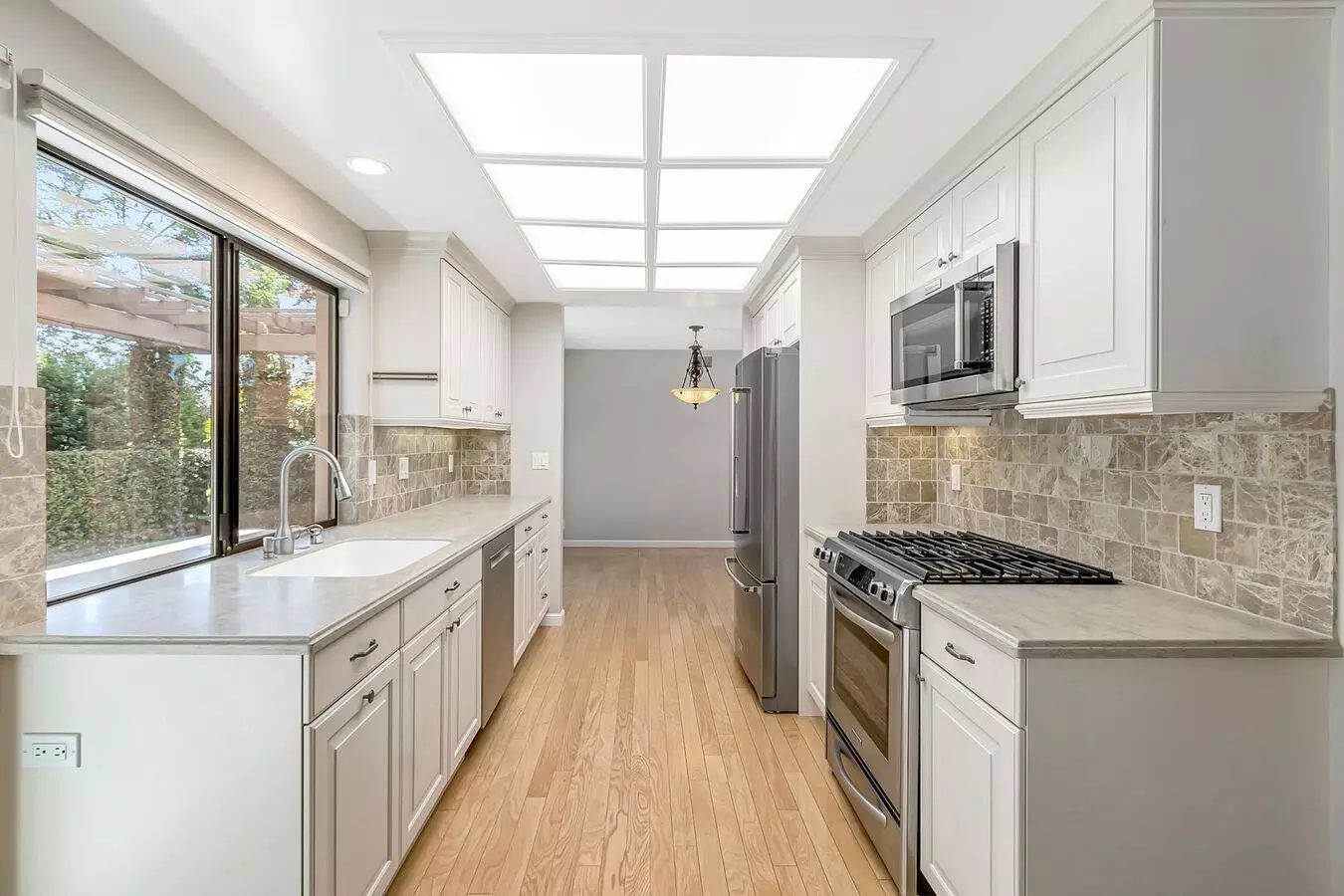 Spacious Willow Glen Home With Two Private Patios! photo 3