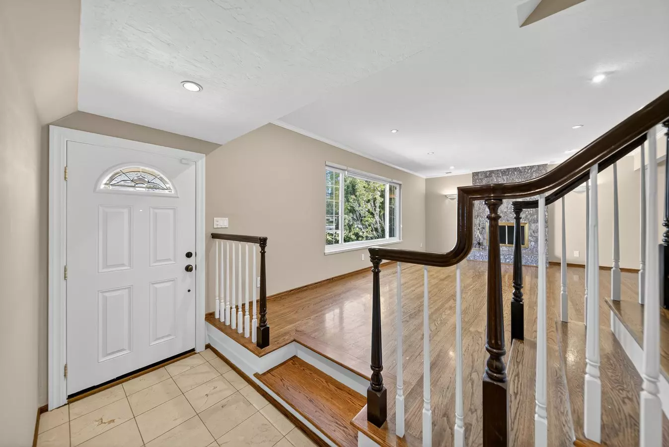 1049 S Daniel Way photo 4