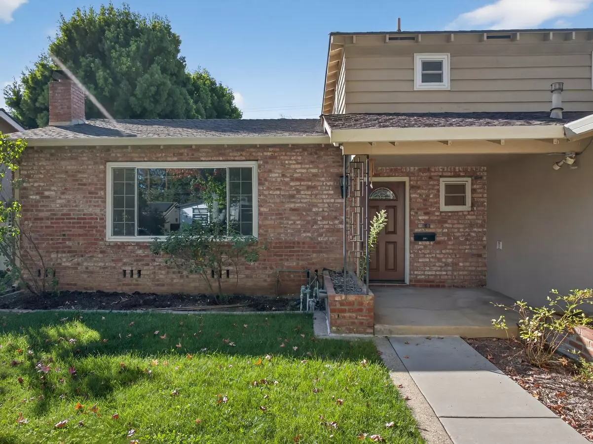 1049 S Daniel Way photo 3